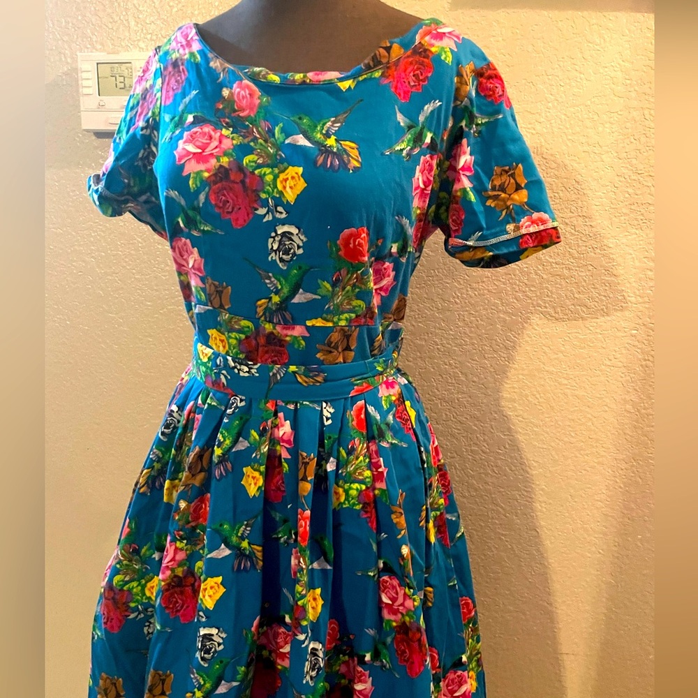 "Lady vintage" blue dress.